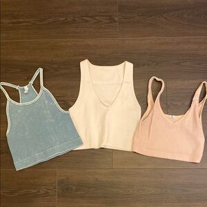 Women's Sleeveless Tops - Blue/green, light pink and blush.